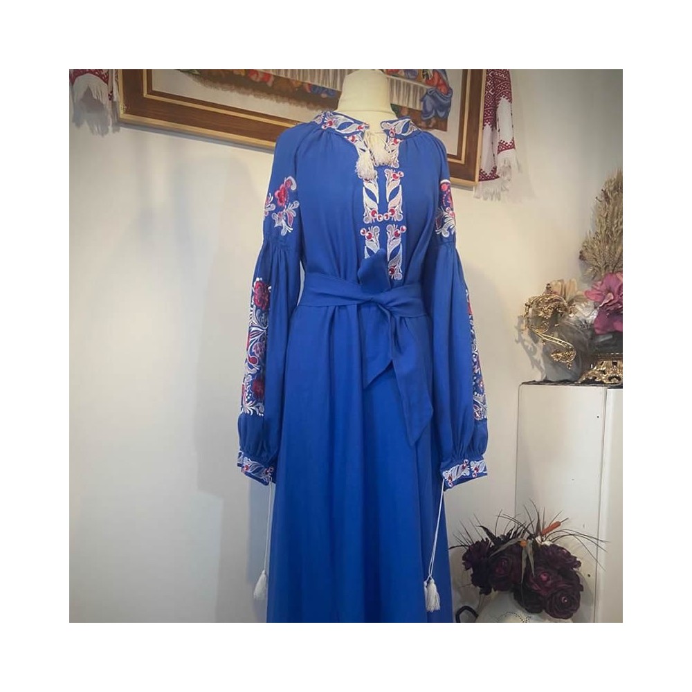 Vestido mujer típco ucraniano